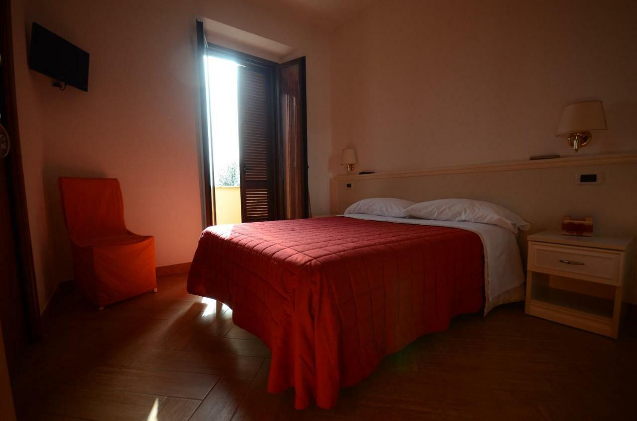 Il Piccolo Nido Bed & Breakfast Borgo Montenero Exterior foto