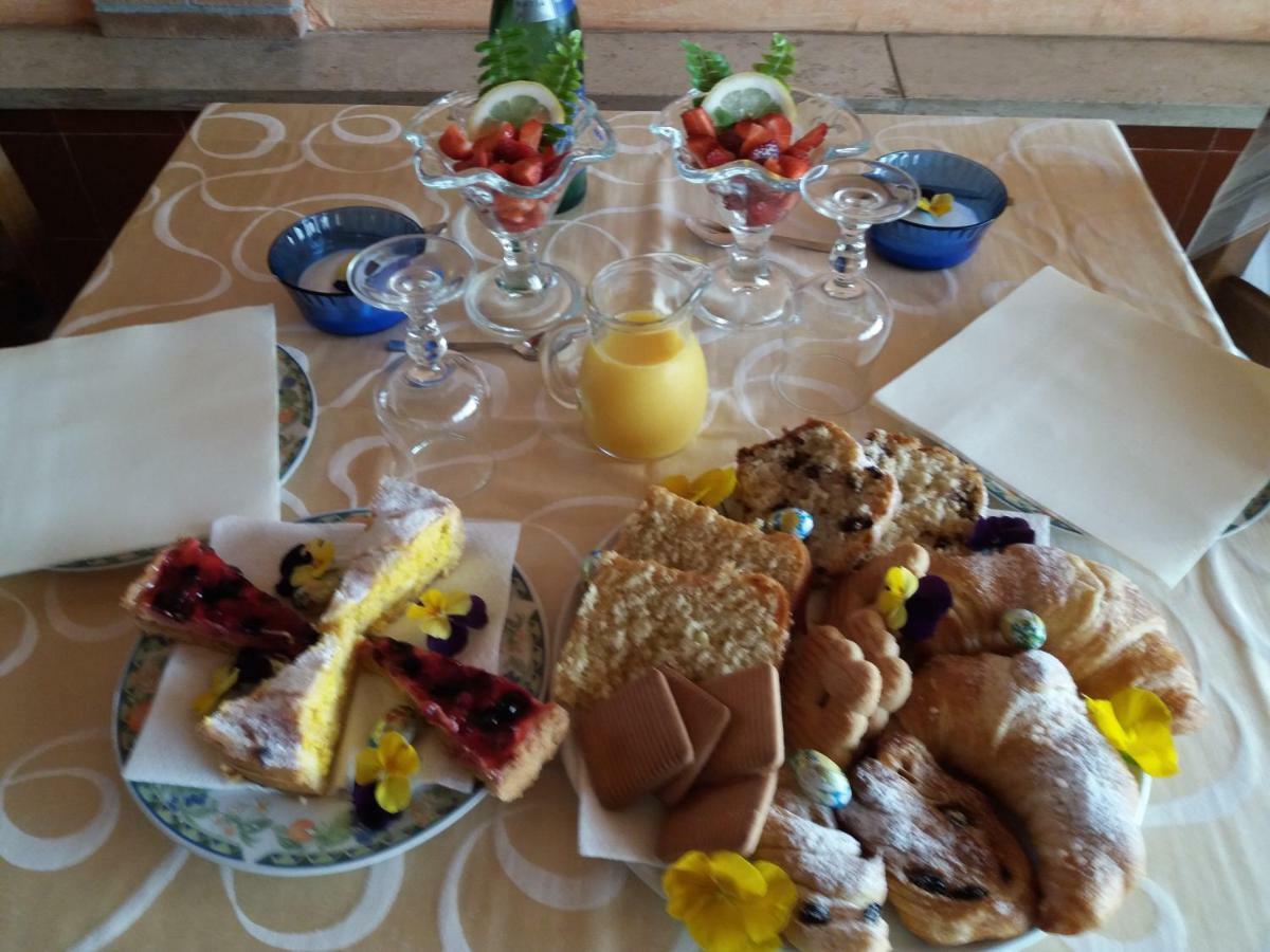 Il Piccolo Nido Bed & Breakfast Borgo Montenero Exterior foto