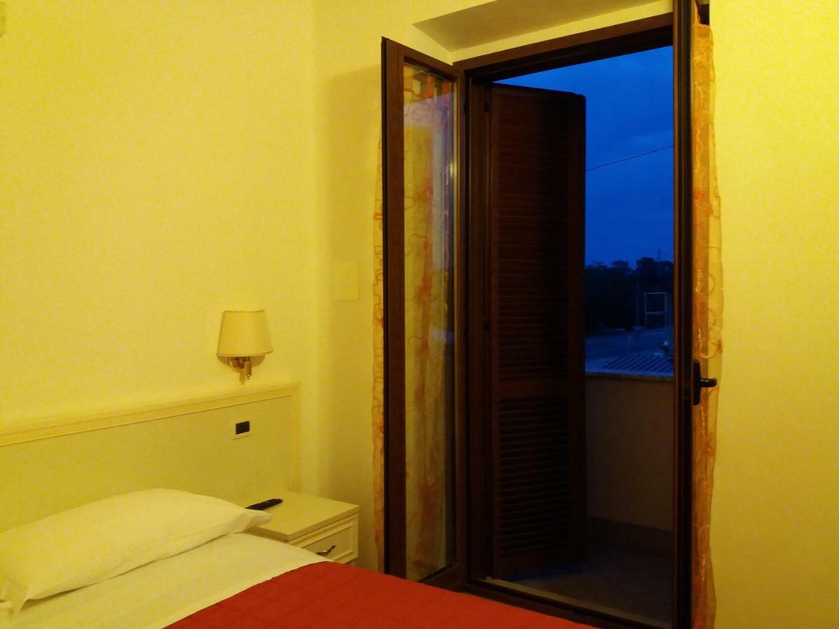 Il Piccolo Nido Bed & Breakfast Borgo Montenero Exterior foto