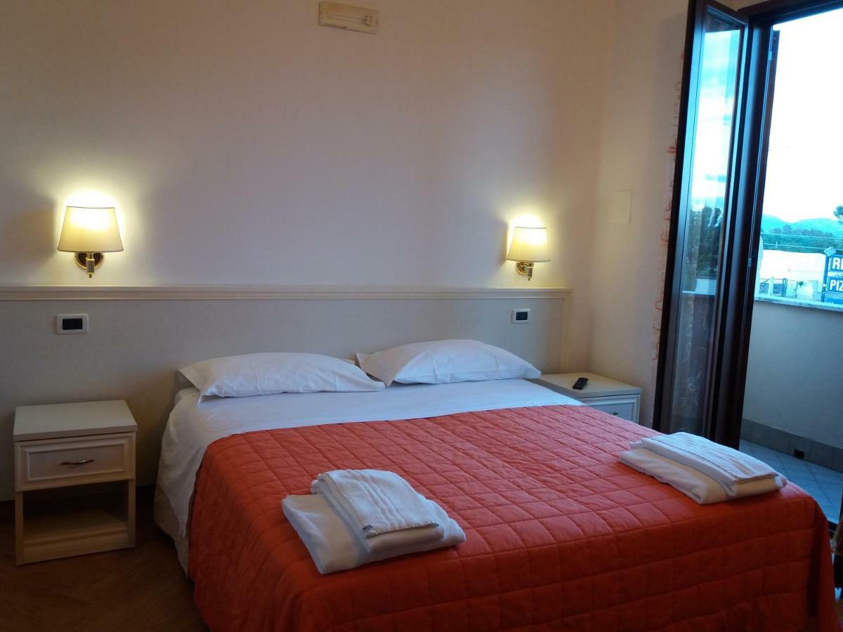 Il Piccolo Nido Bed & Breakfast Borgo Montenero Exterior foto